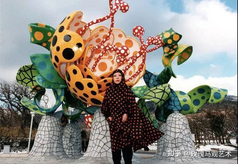 万圣节了和你聊聊画南瓜的92岁女艺术家草间弥生