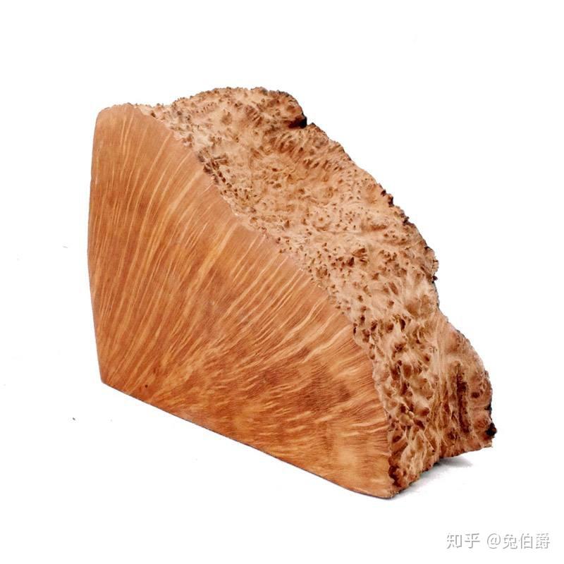 看到上图的原木大家就明白了石楠木本身的构造,所谓的火焰纹就是从