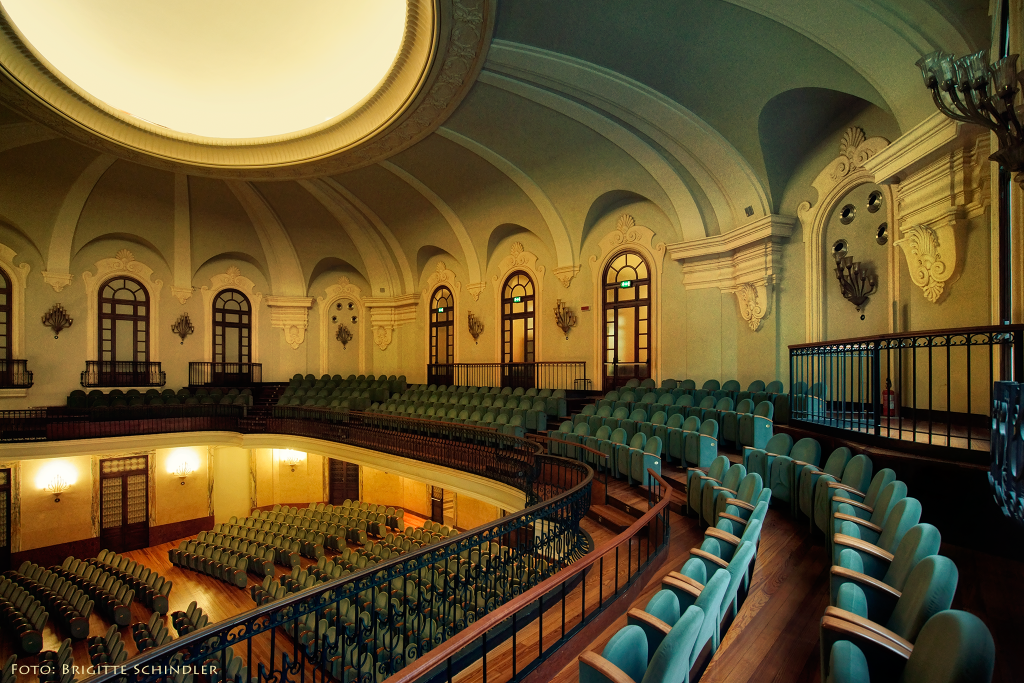 我们当然不是只能选择那几所出名的音乐学院,比如:米兰威尔第,都灵