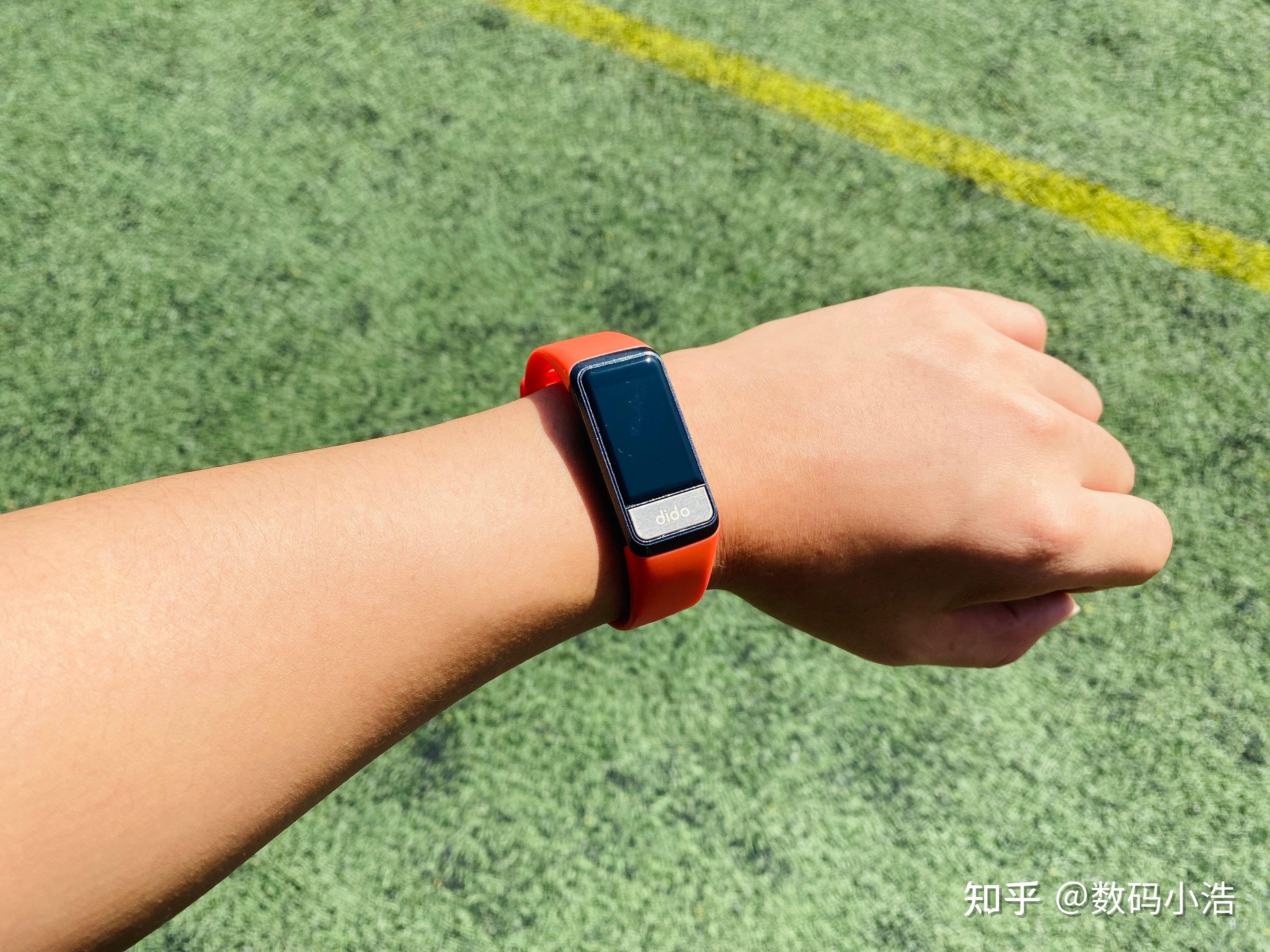 为健康保驾护航didoy12s智能血压心电手环测评精准度再提升