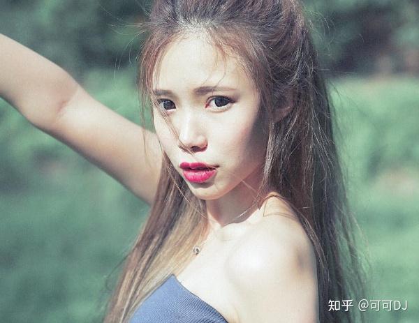 亚洲百大dj"头衔引发关注,加上法律学士及硕士学历亮眼被誉为学霸女神