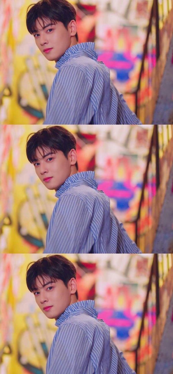 车银优啊啊啊啊 人真的超帅无敌360度无死角 刚开始朋友发说说看见他