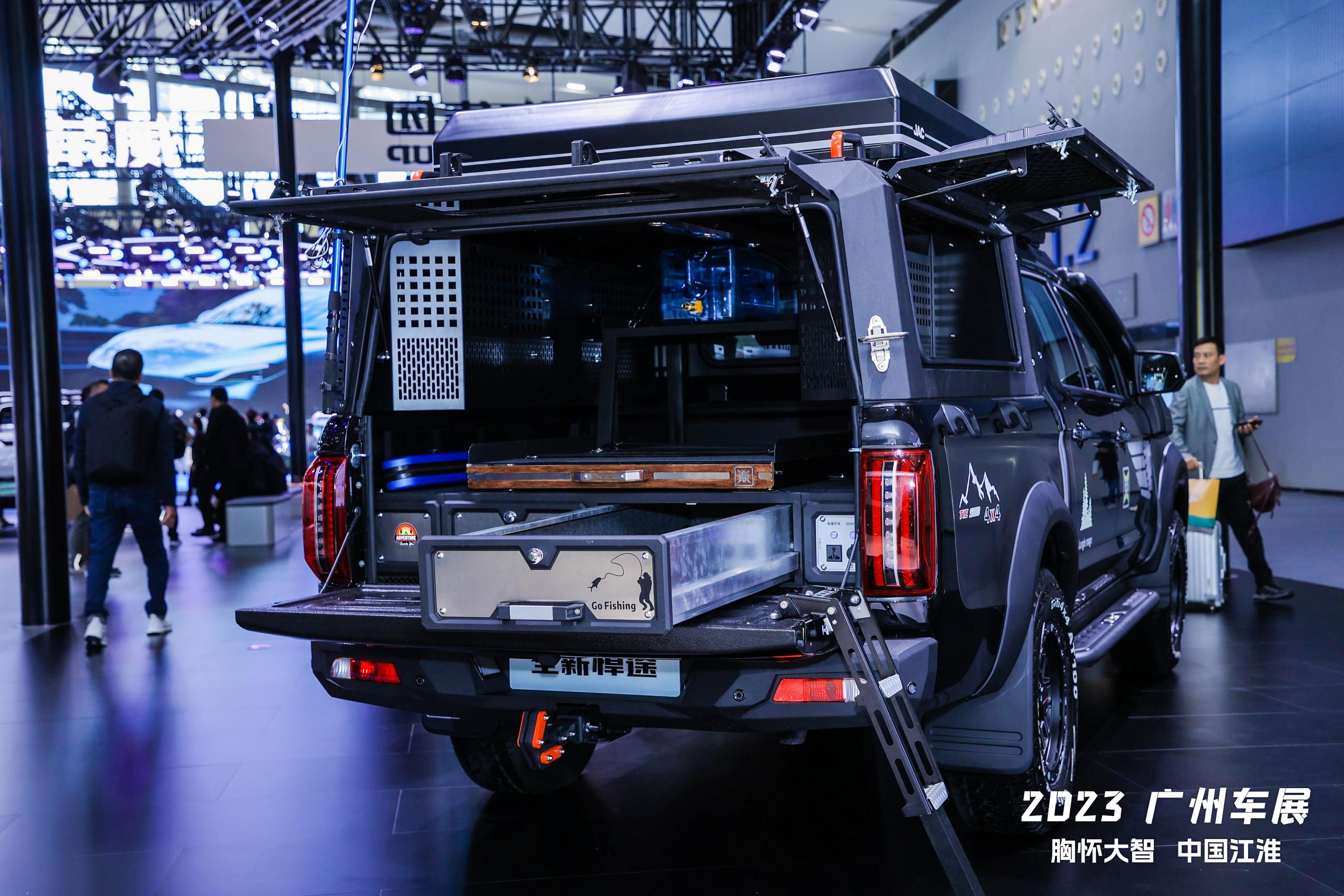 区别于一般的皮卡车,全新江淮悍途改装车百变万能.