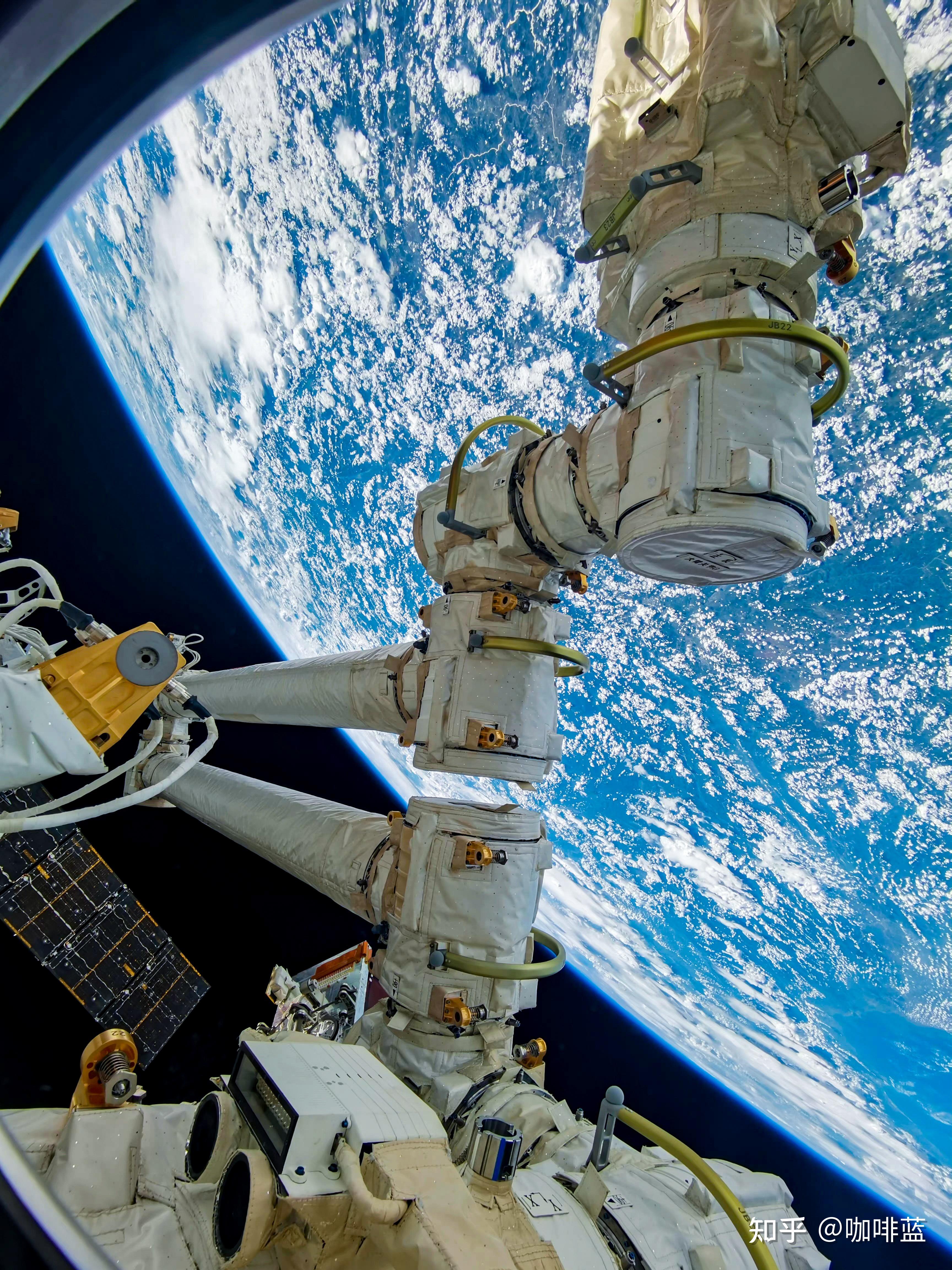 国际空间站机械臂图片