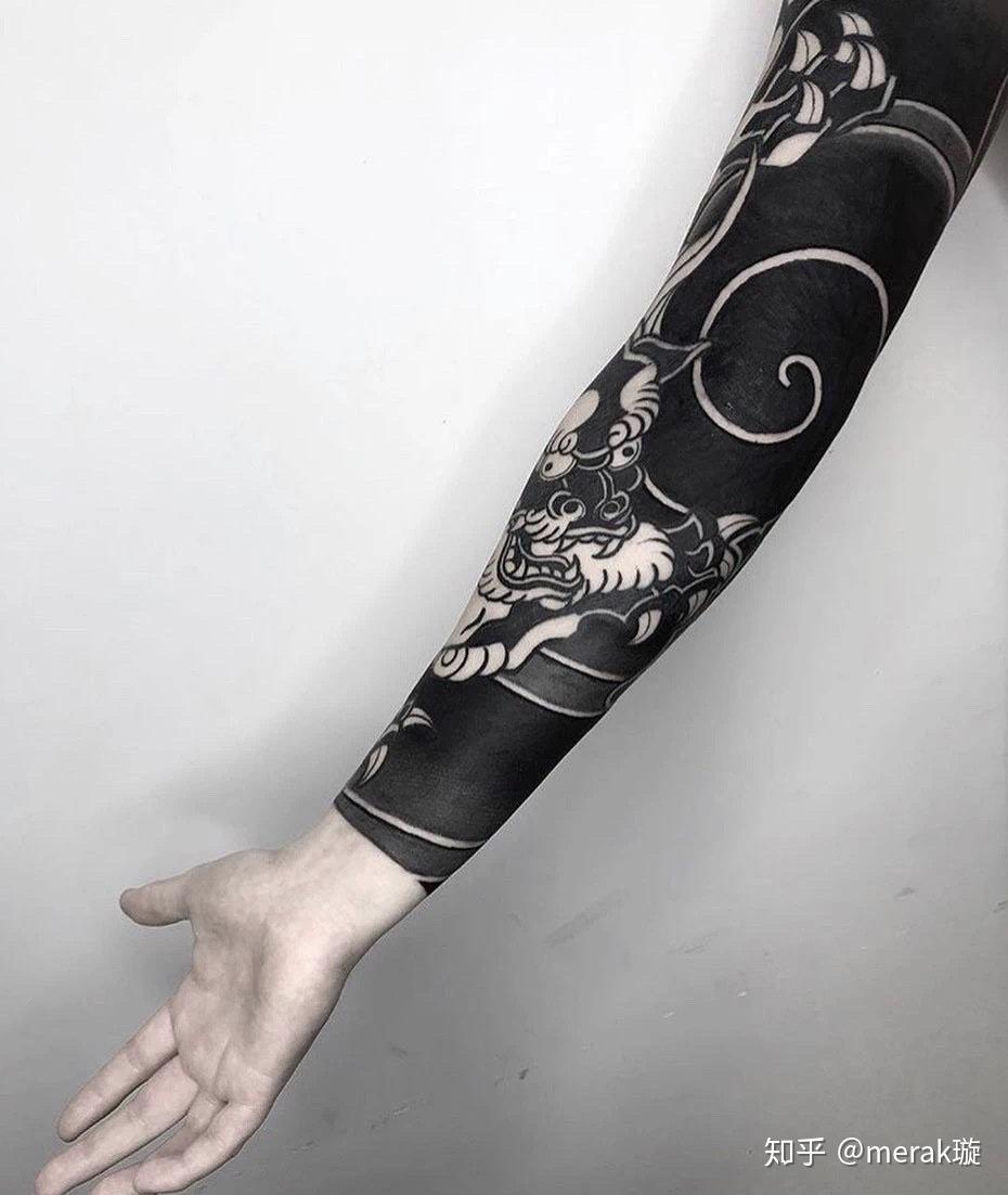 纹身黑臂纹身于极致处寻找美