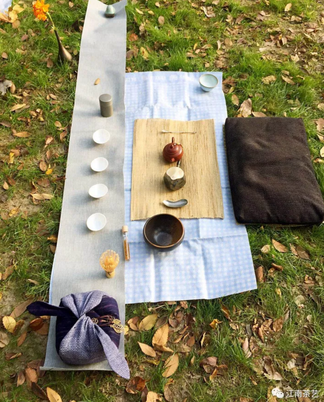 茶课丨精修班户外茶席茶与阳光的邂逅