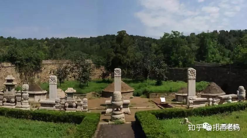 现在墓圈里不只有田义墓,还有从别处移过来的,比如修建射击场时发掘的