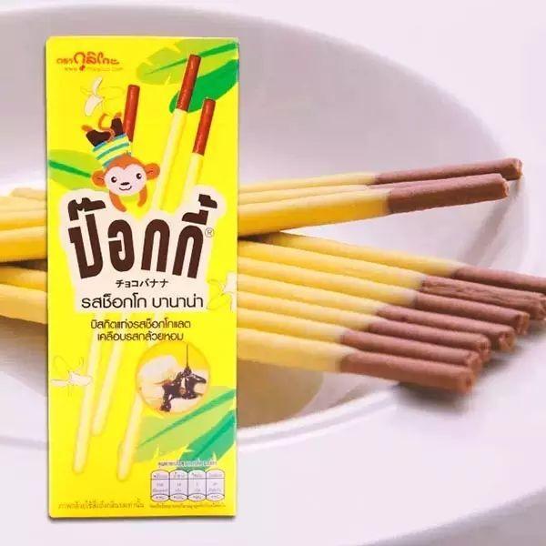是泰国当地生产的,在外盒上有只「熊猫」是来自大陆的pocky,所以买的