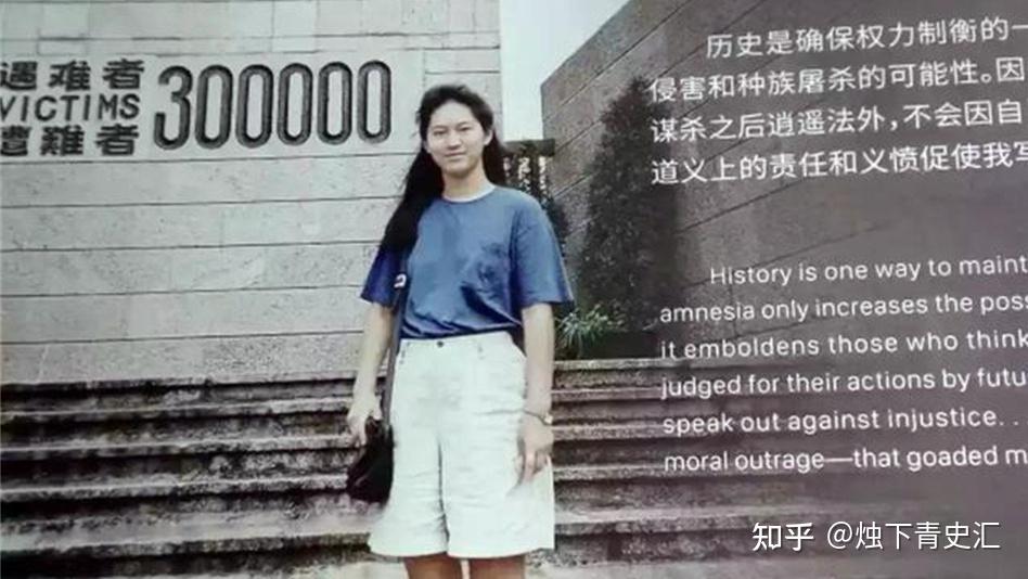 根据张纯如的母亲回忆,张纯如是一个非常有主见的人,没有人能左右她的