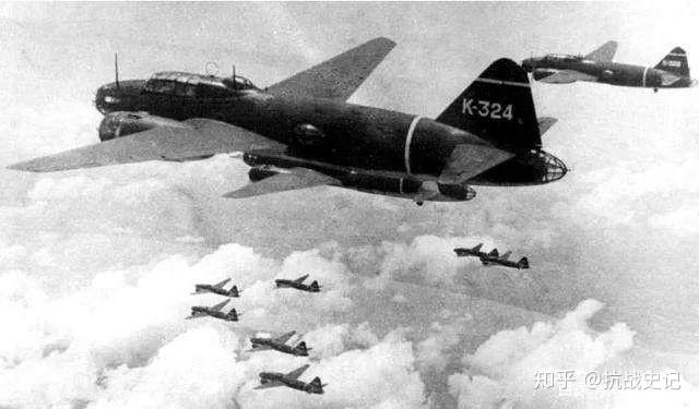 日军九六式陆上攻击机当天下午,日军决定报复.