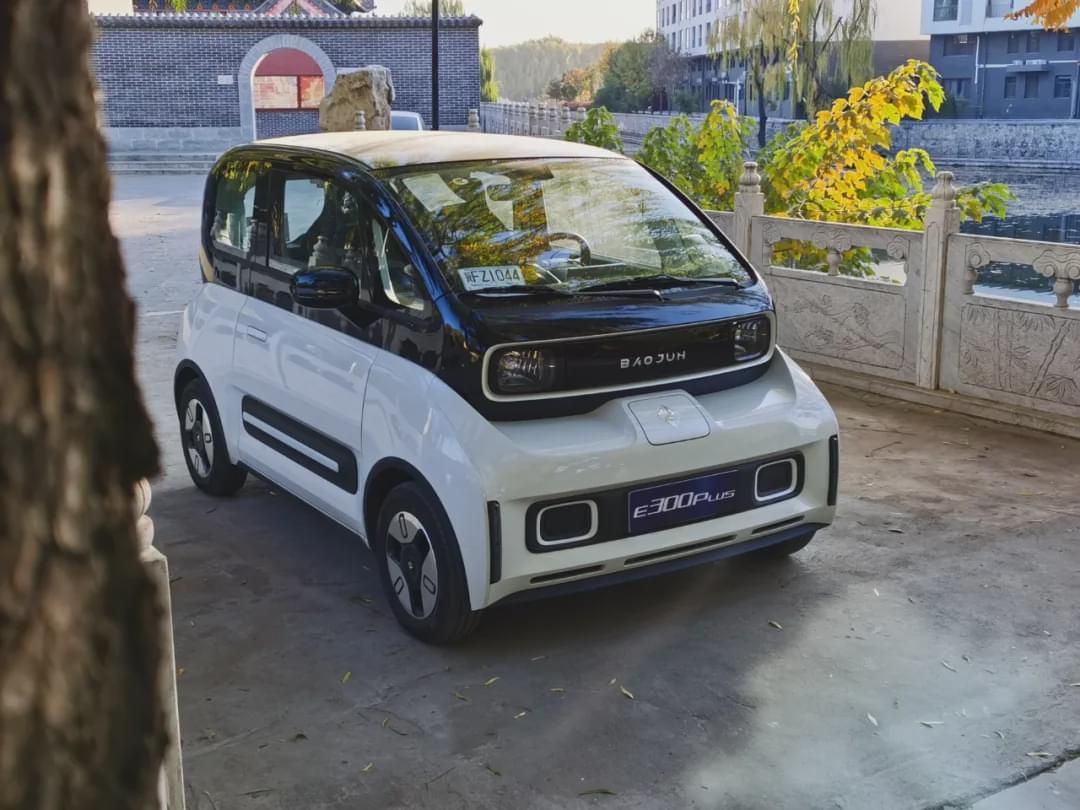 车主说超萌超靓充电20块跑300公里新宝骏e300plus适合代步