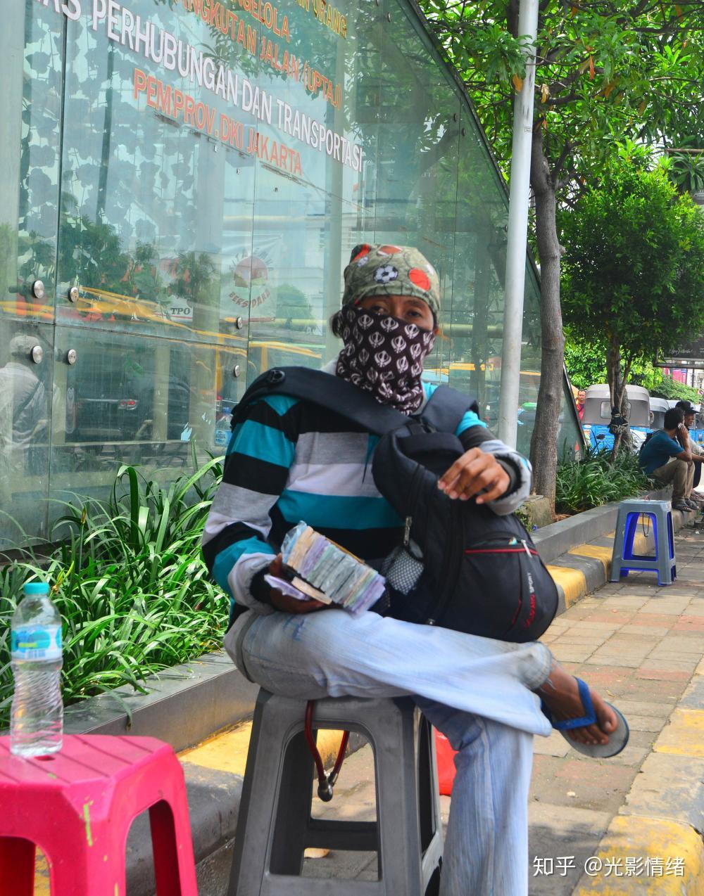 我被遗忘在爪哇国之小贩二