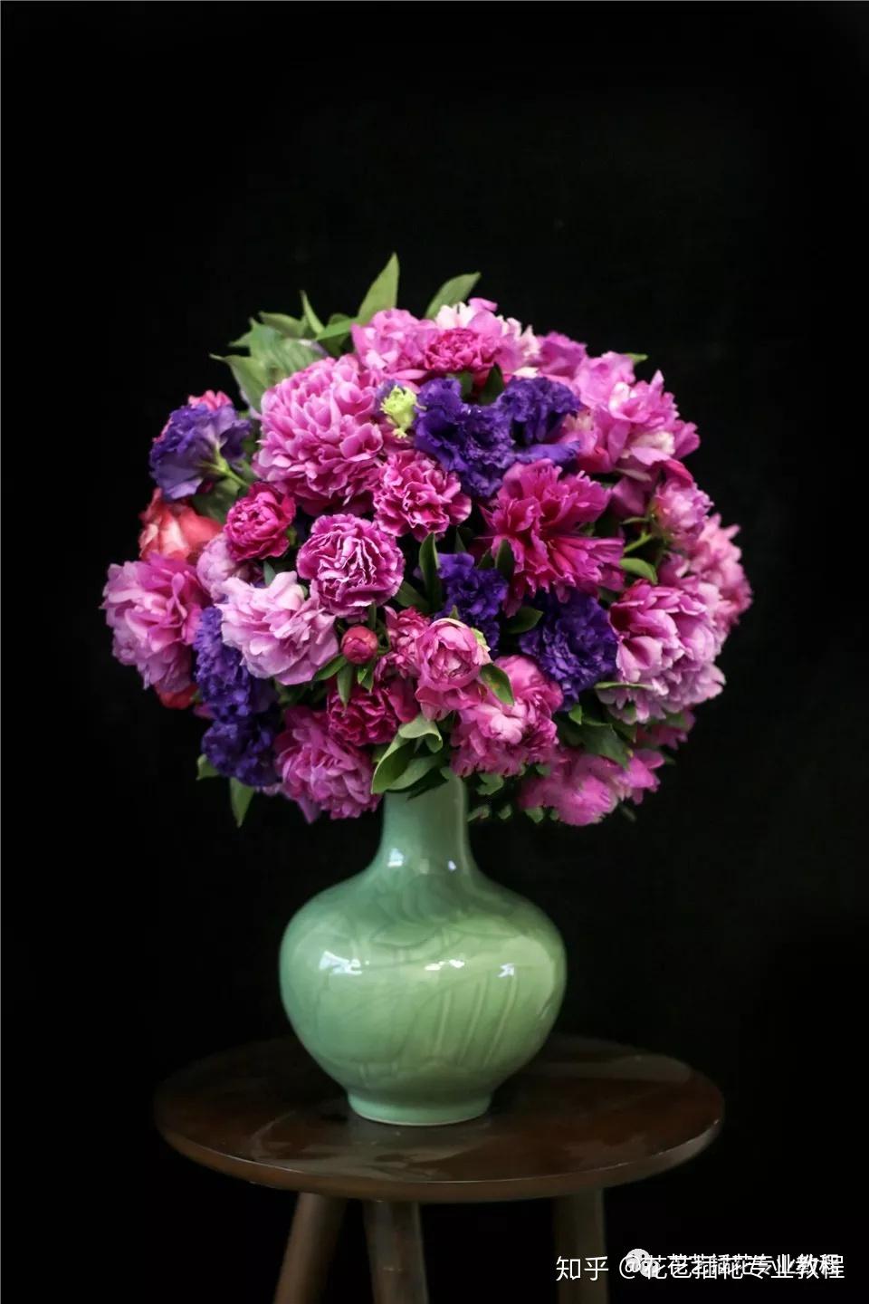 现代自由式插花的特点