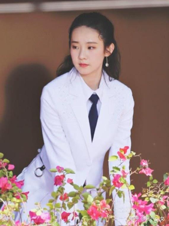 又一个锦鲤靠哭卖惨上位卡出道位被ma