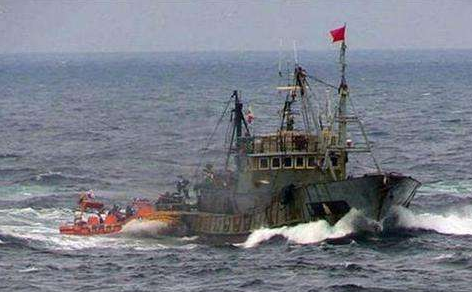 鲁荣渔2682号杀人案亲历我们11人杀了22名同伴下