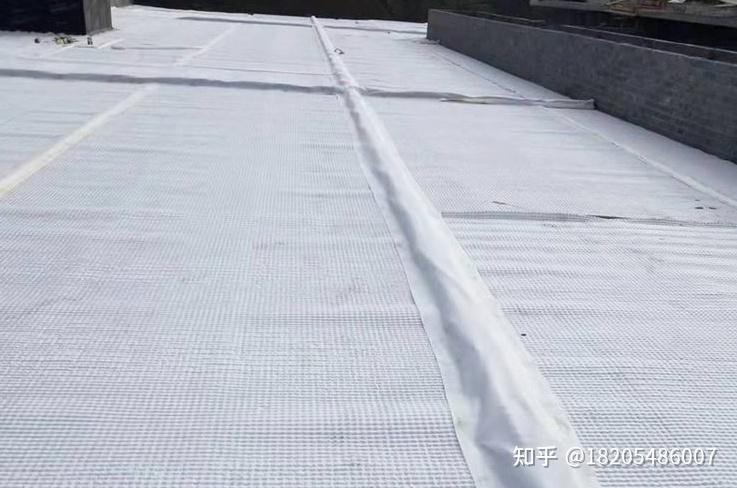 现代家居中的绿色选择：车库顶板虹吸排水收集系统