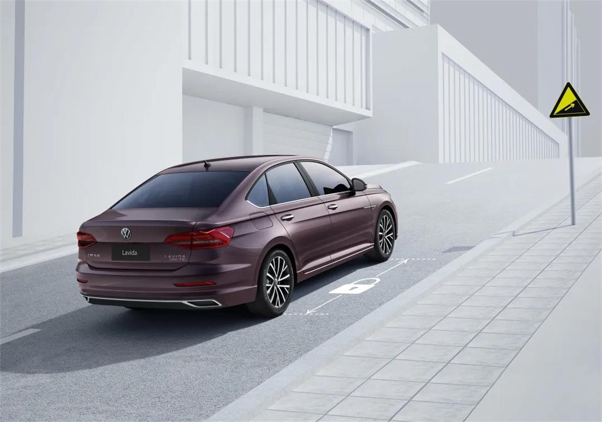 国民家轿成长中2022款朗逸换新颜