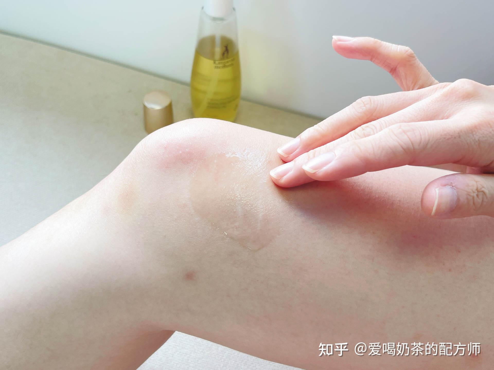 ③涂抹精华油(每天涂抹)