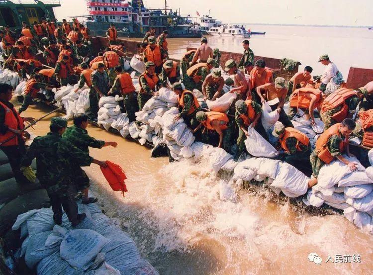 视觉20年前的九江抗洪这83张未公开的照片总有一张感动你