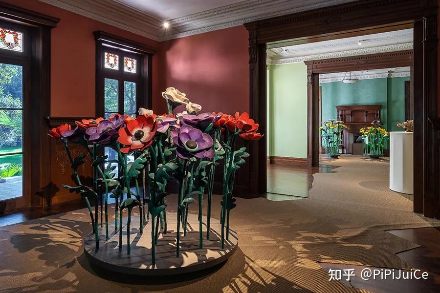 prada荣宅新展,剥开纯真的伪装