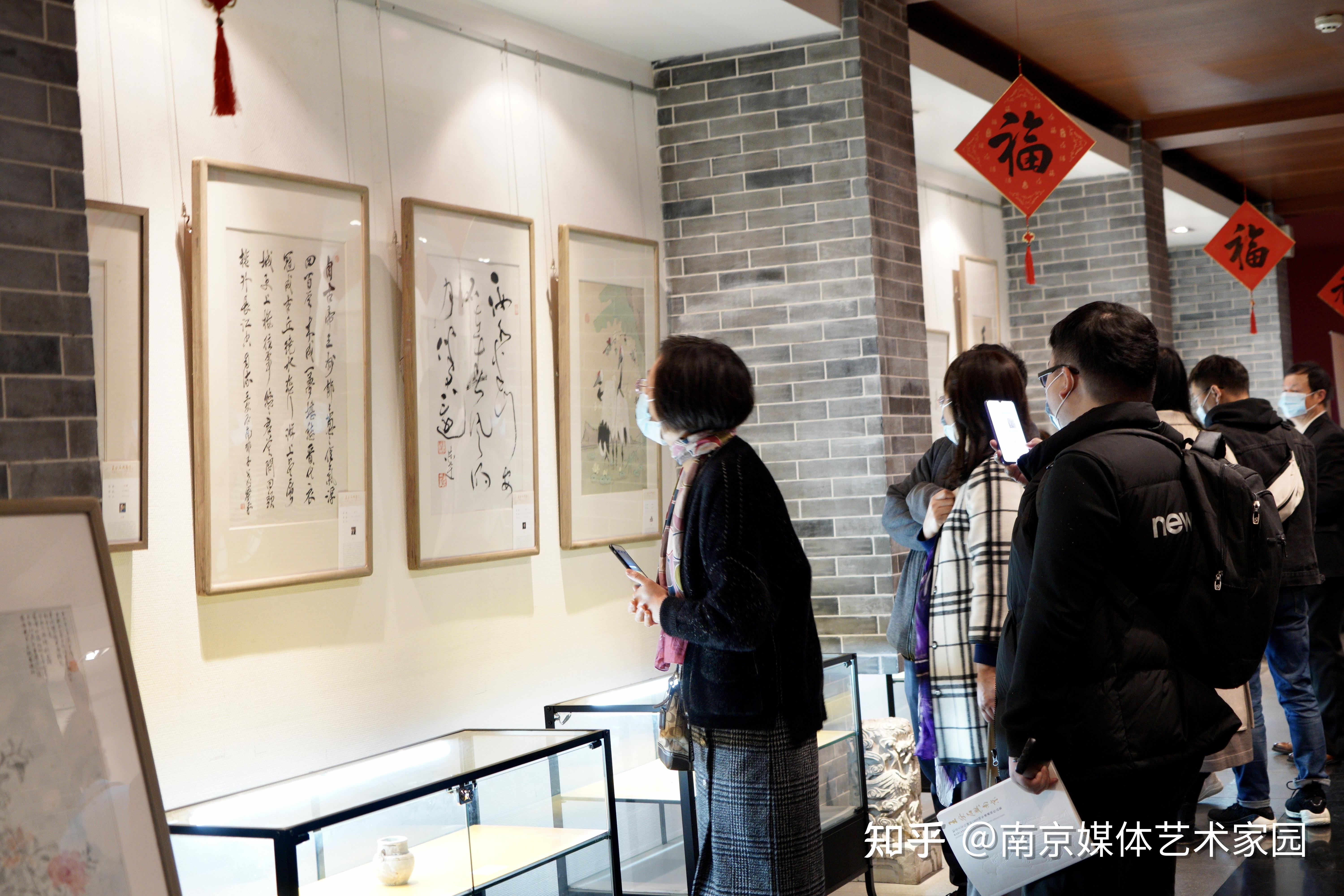 书画展现场展览由南京钟山文化研究会,南京江右书画院,明孝陵博物馆
