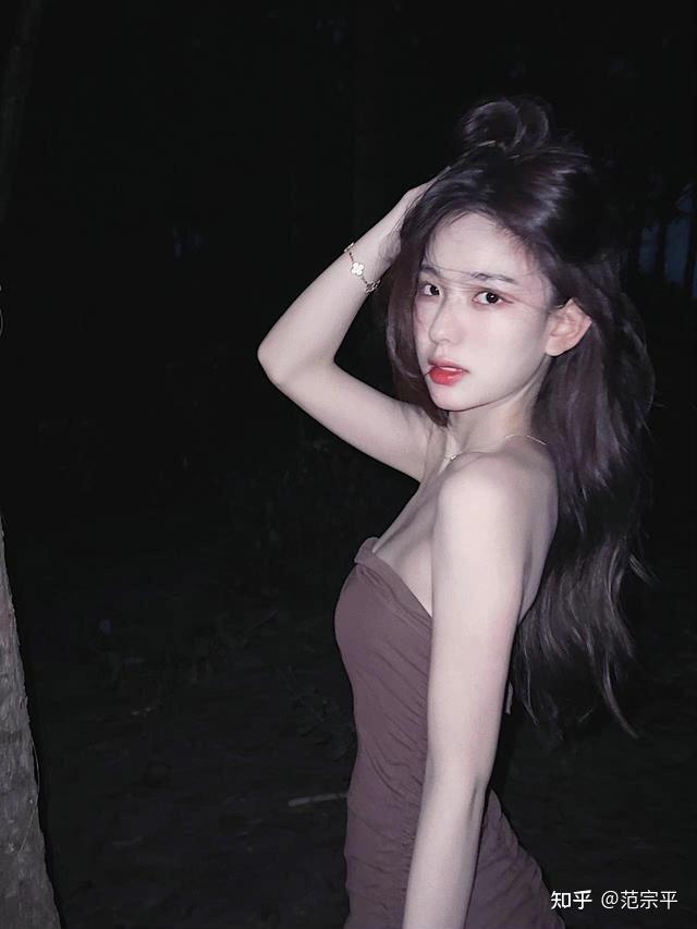 孙一宁酒店游泳池写真美得令人窒息