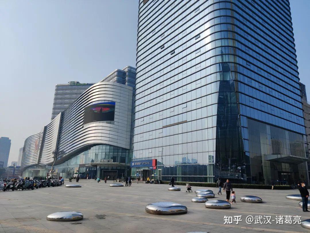 武汉保利广场实景:光谷k11实景:光谷k11为新世界集团旗下高端生活品牌