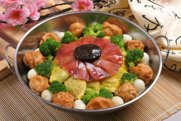 皇帝赐名的孔府名菜制作一品锅用尽人间美味