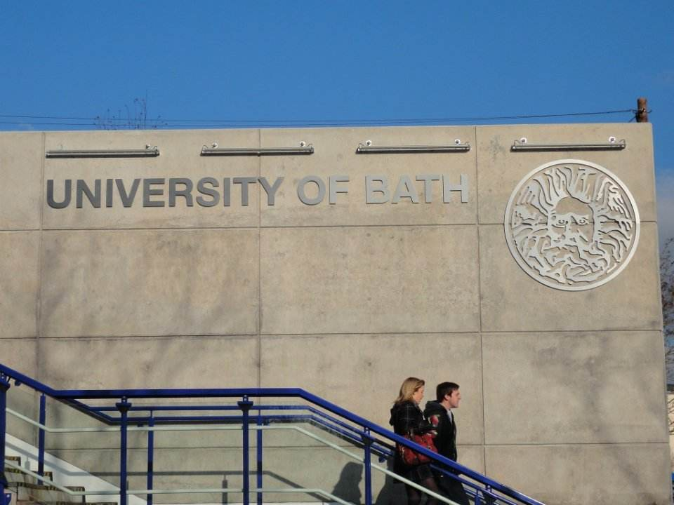 我的本科是cueb国际经济与贸易实验班,研究生是university of bath