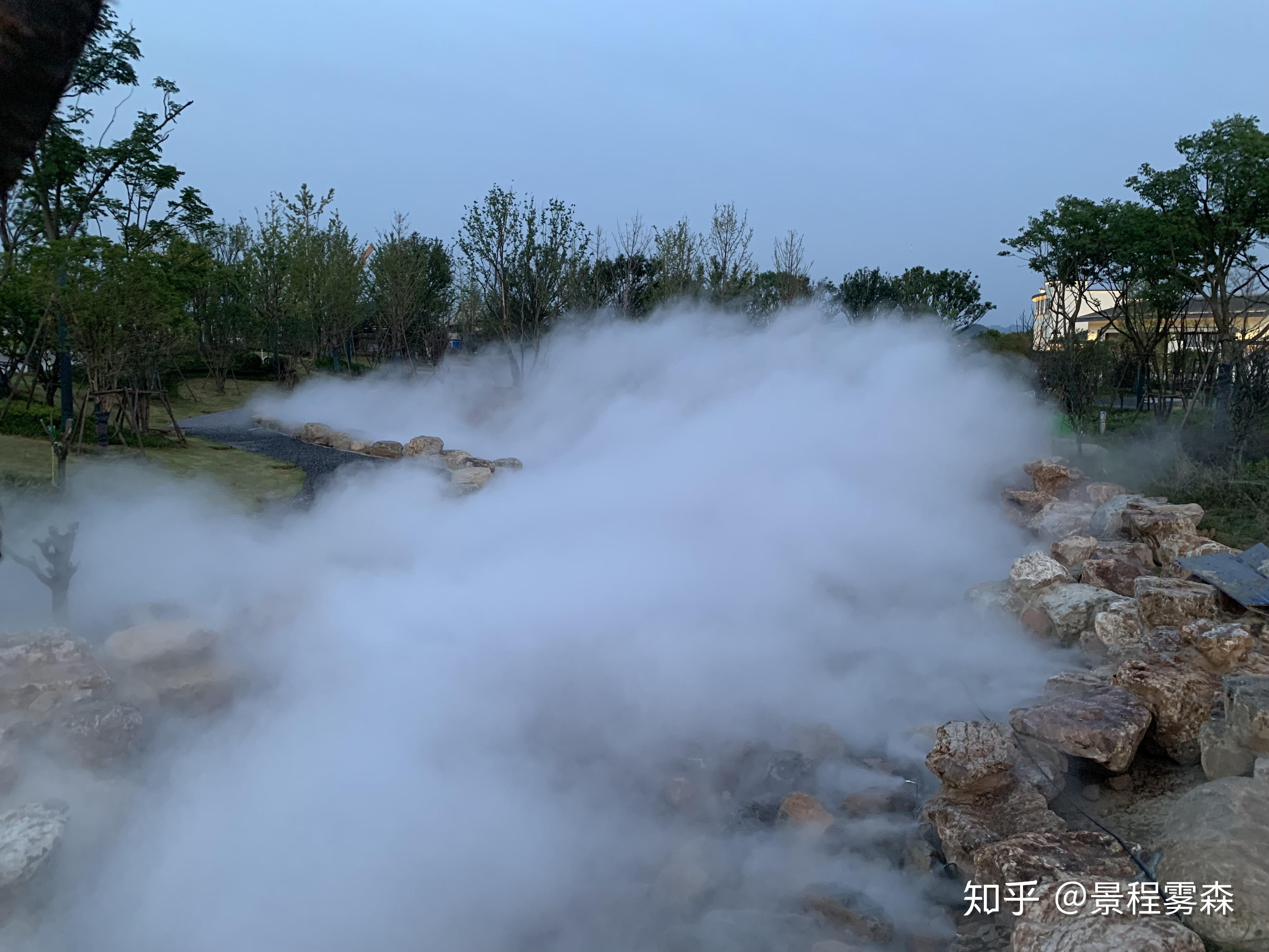 湖北黄梅五祖风景区喷雾景观