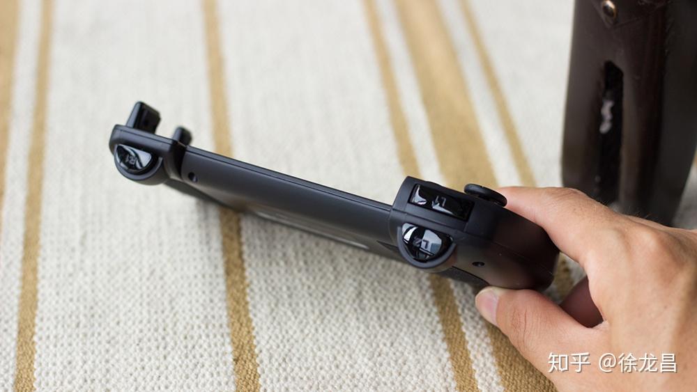 不一样的手游体验盖世小鸡g6手游拉伸手柄给手游带来更多玩法