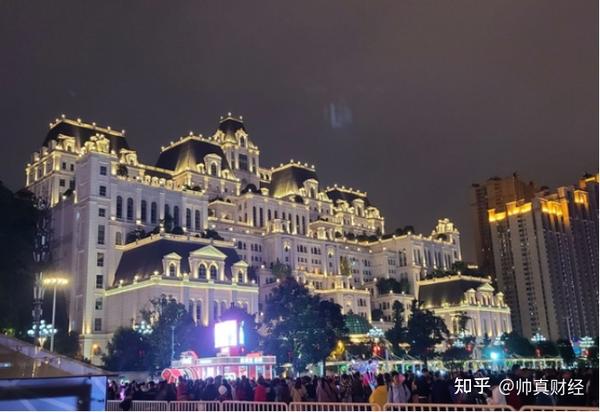 一个小区住50万人 曾经的规划奇迹贵阳花果园 如今剩下一片狼藉 知乎