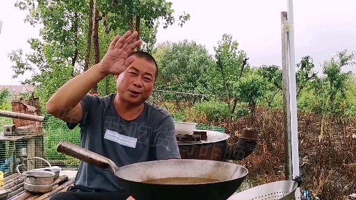 吃货哥爆炒羊肉清煮大虾下酒菜,爷俩都是酒鬼,吃喝高兴了