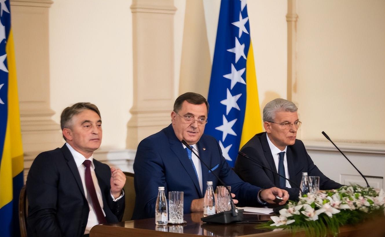 奇葩的波黑一个国家两个政权三个总统打起内战纳粹都感叹太狠