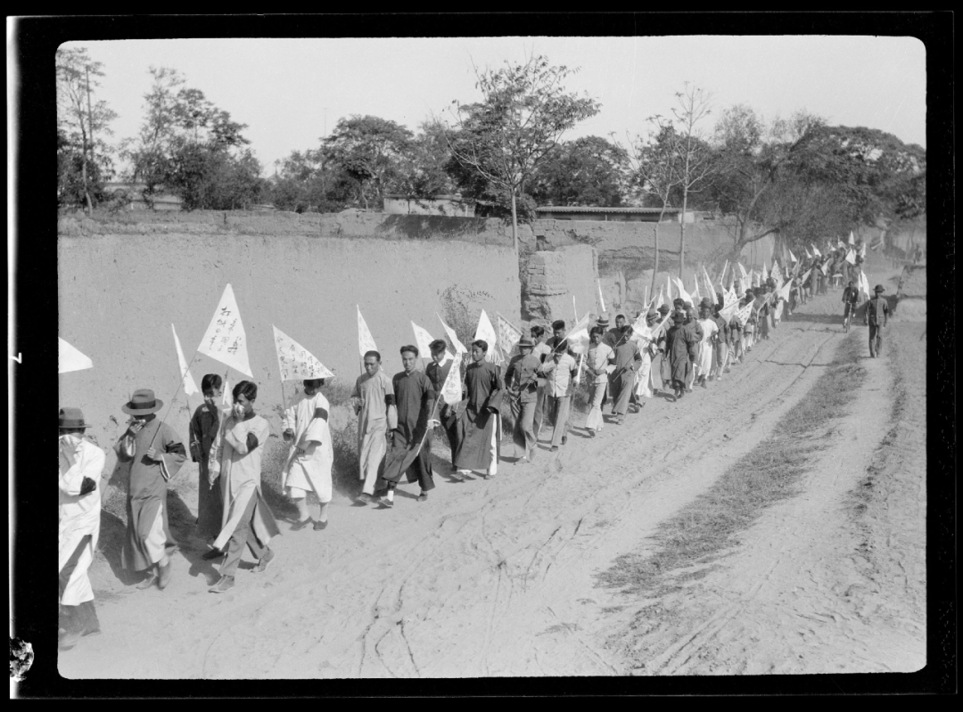 北京,拍摄时间:1931-1932兔爷塑像,拍摄地:中国,时间:1931-1932年村里