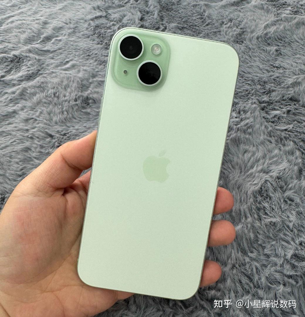 1小时15个亿,iphone 15销量暴涨,标准版低至4398元