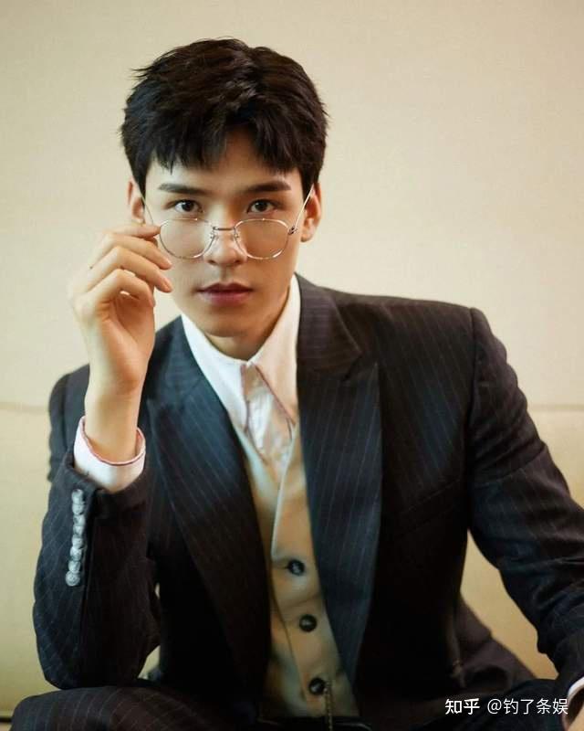 龚俊的沙雕图鉴:果然好看的帅哥,都是用智商换的 - 知乎
