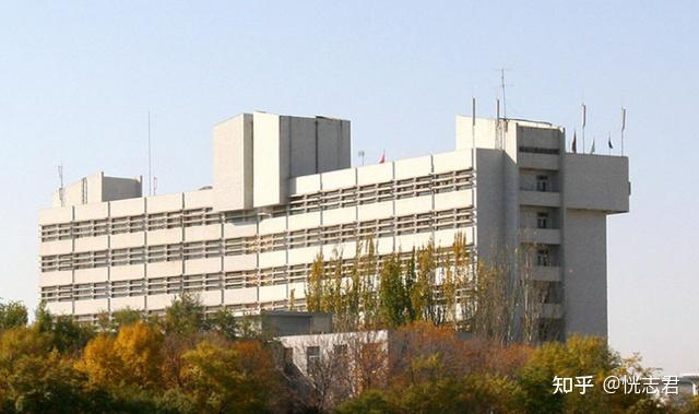 宁夏大学是部区合建的国家"211工程"重点建设高校,学校的发展历史有六