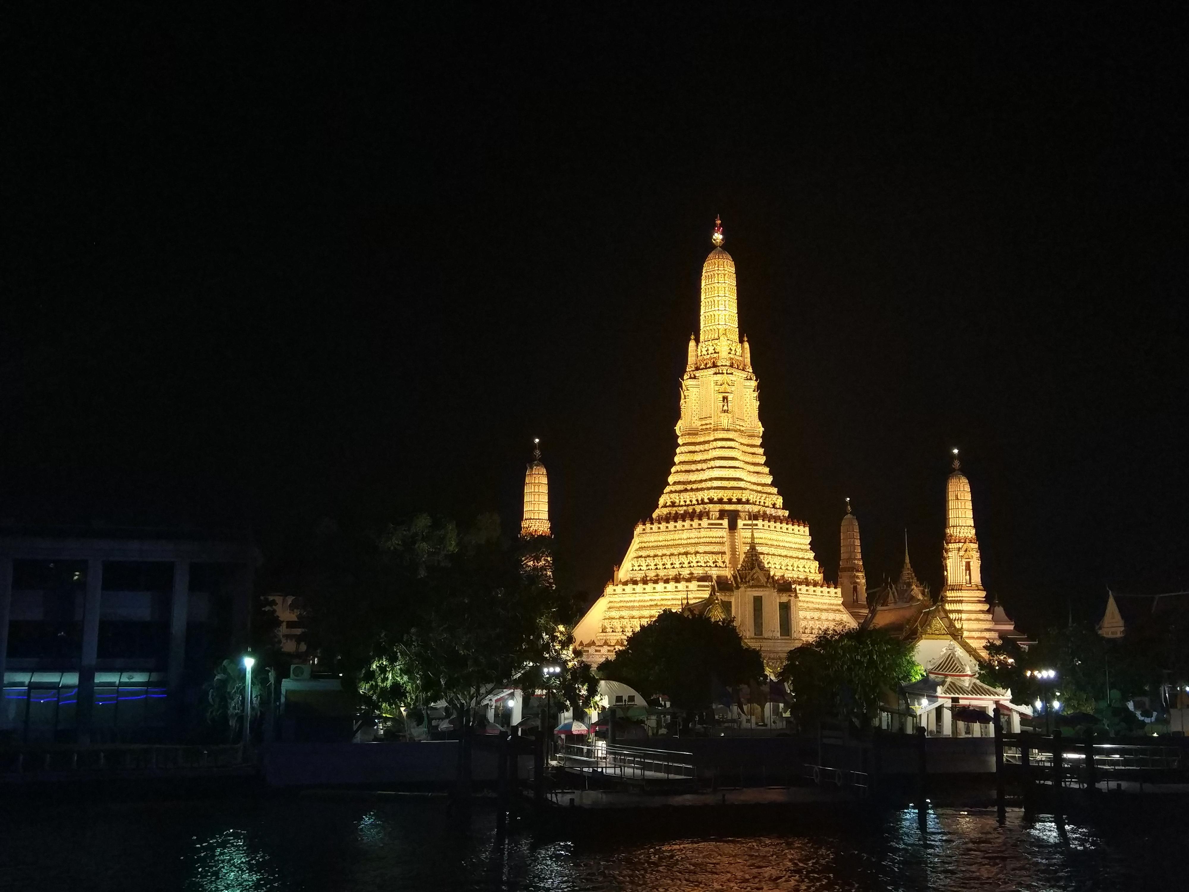 户外路灯夜晚河流湄南河都市风景曼谷泰国摄影多色的图片 - Canva可画