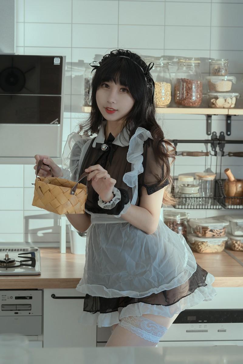 云溪溪,女,自由摄影,常驻重庆,自闭孤儿选手.图集下载:www.ziyk.
