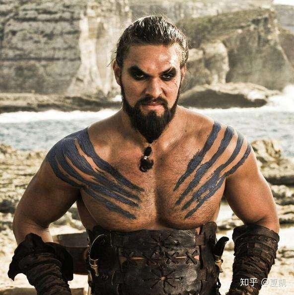 多斯拉克人的原型显然是匈奴与蒙古的混合体,他们的组织形式也比较像