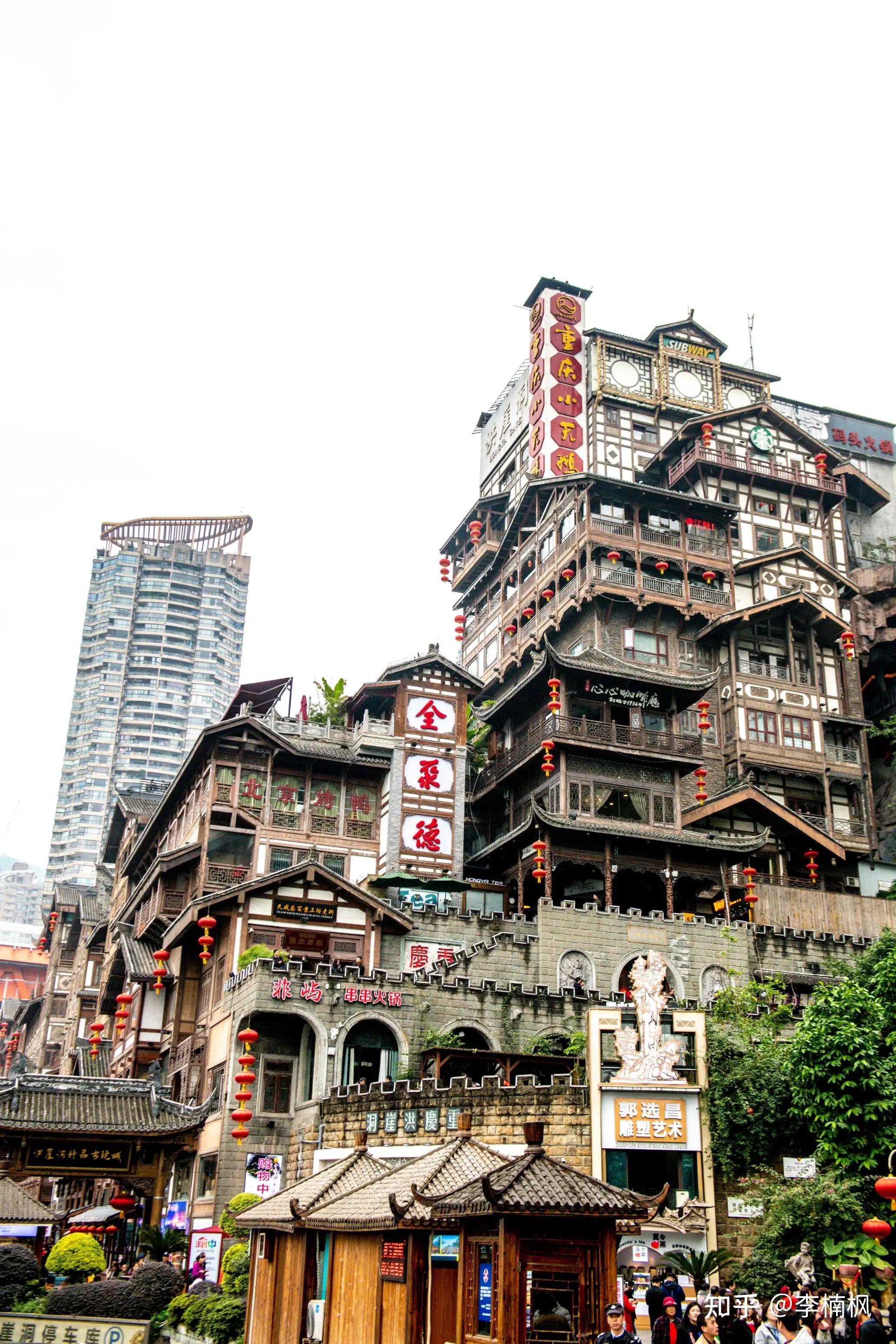 5万,人口向成都,重庆集中