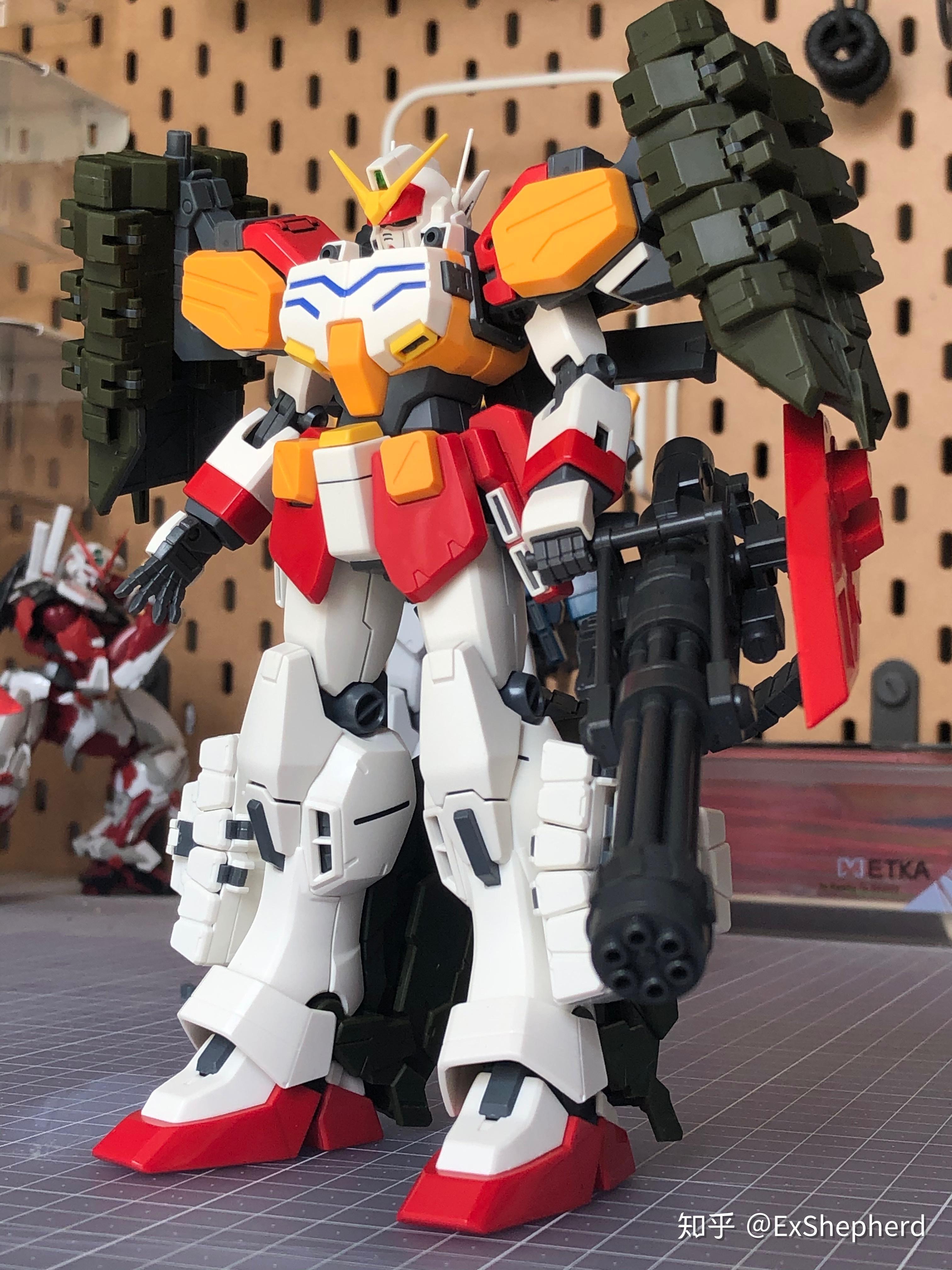 总体来说,重装高达本体在2012年推出时说是顶尖水平的mg也是,即便以