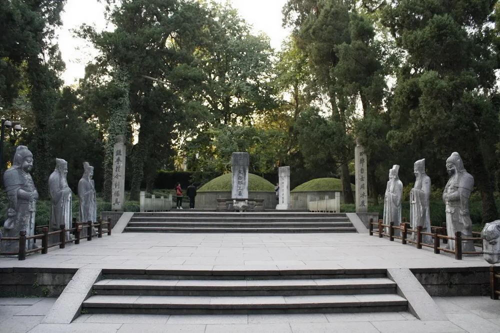 杭州西湖名人墓地图片