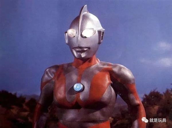 60厘米zcwo超巨大奥特曼叉腰姿势够霸气