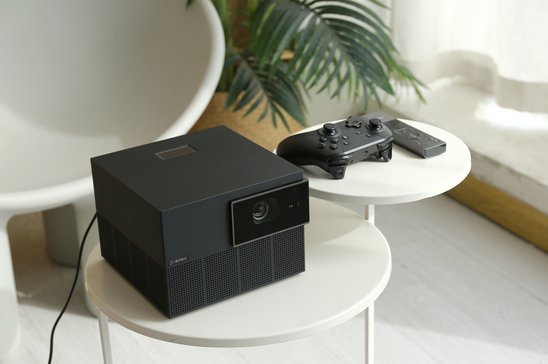 2022年最值得入手的家用投影仪腾讯极光投影p2