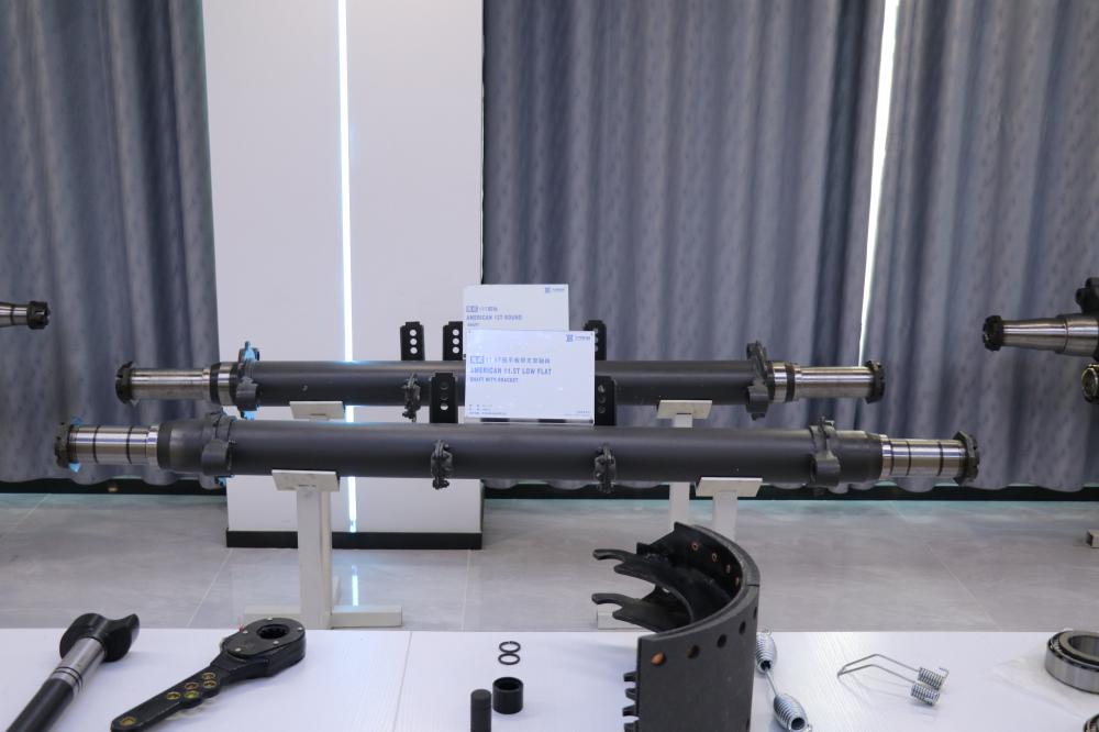 现在市场上不光有成品车桥,像光轴,轴承,轮毂等各种车桥半成品或者零