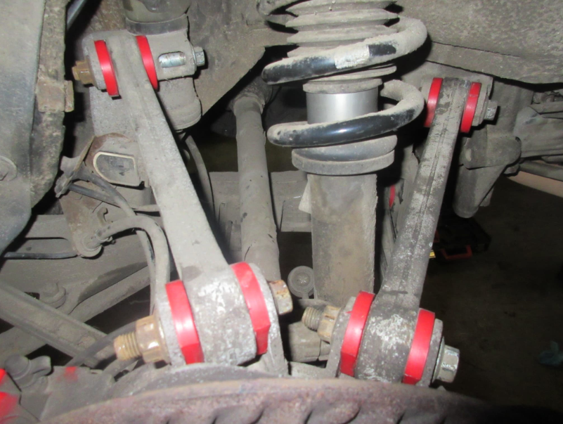 汽车底盘工程师 9 人 赞同了该文章 悬架的衬套是干什么用的?