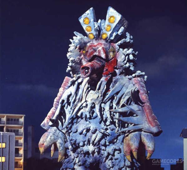 雪人怪兽斯诺基拉,风头全被奥特之父抢了艾斯奥特曼总体来说要比它的