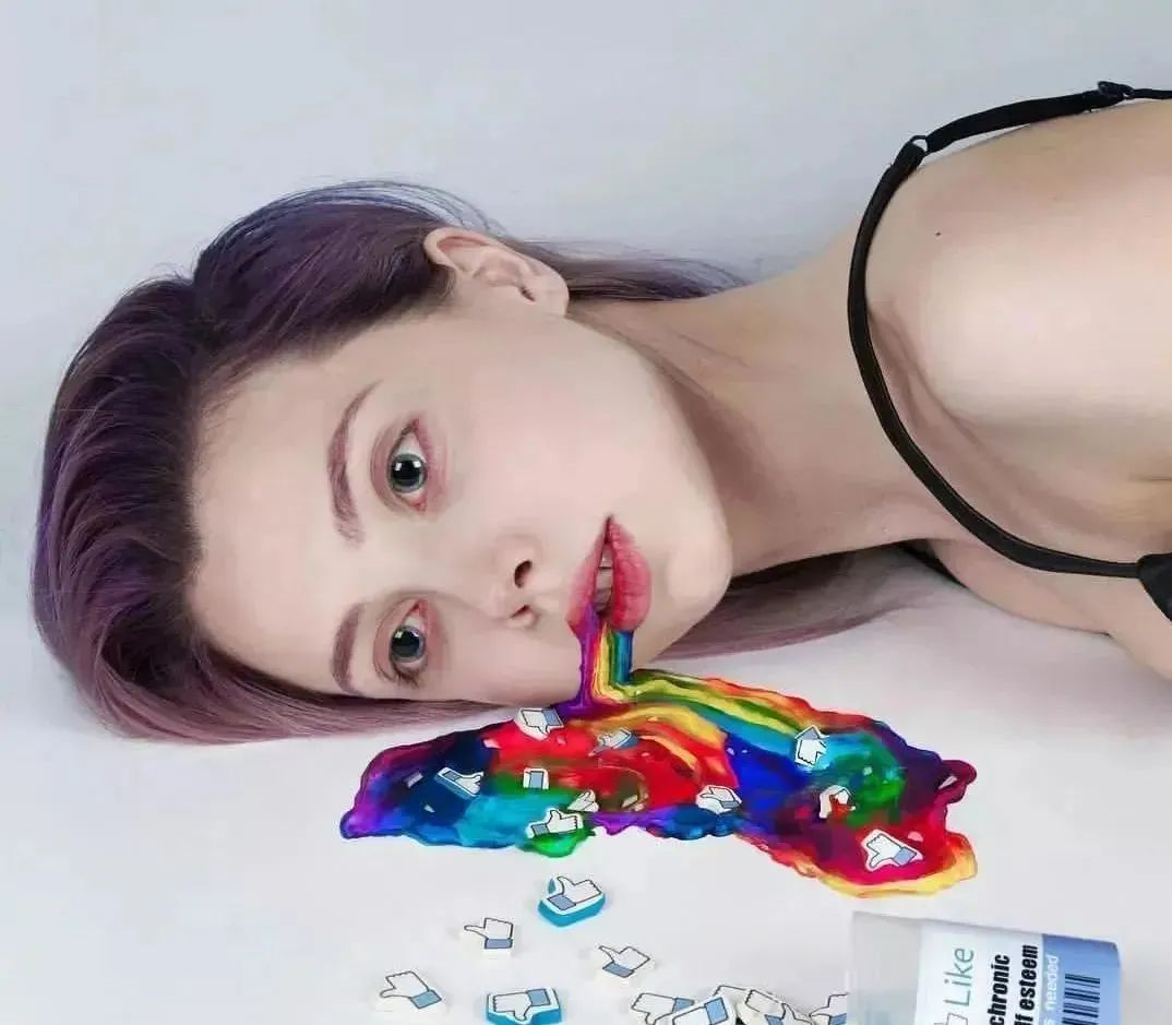 绝了90后小姐姐在身上画画用诡异自拍征服世界狂吸452万粉